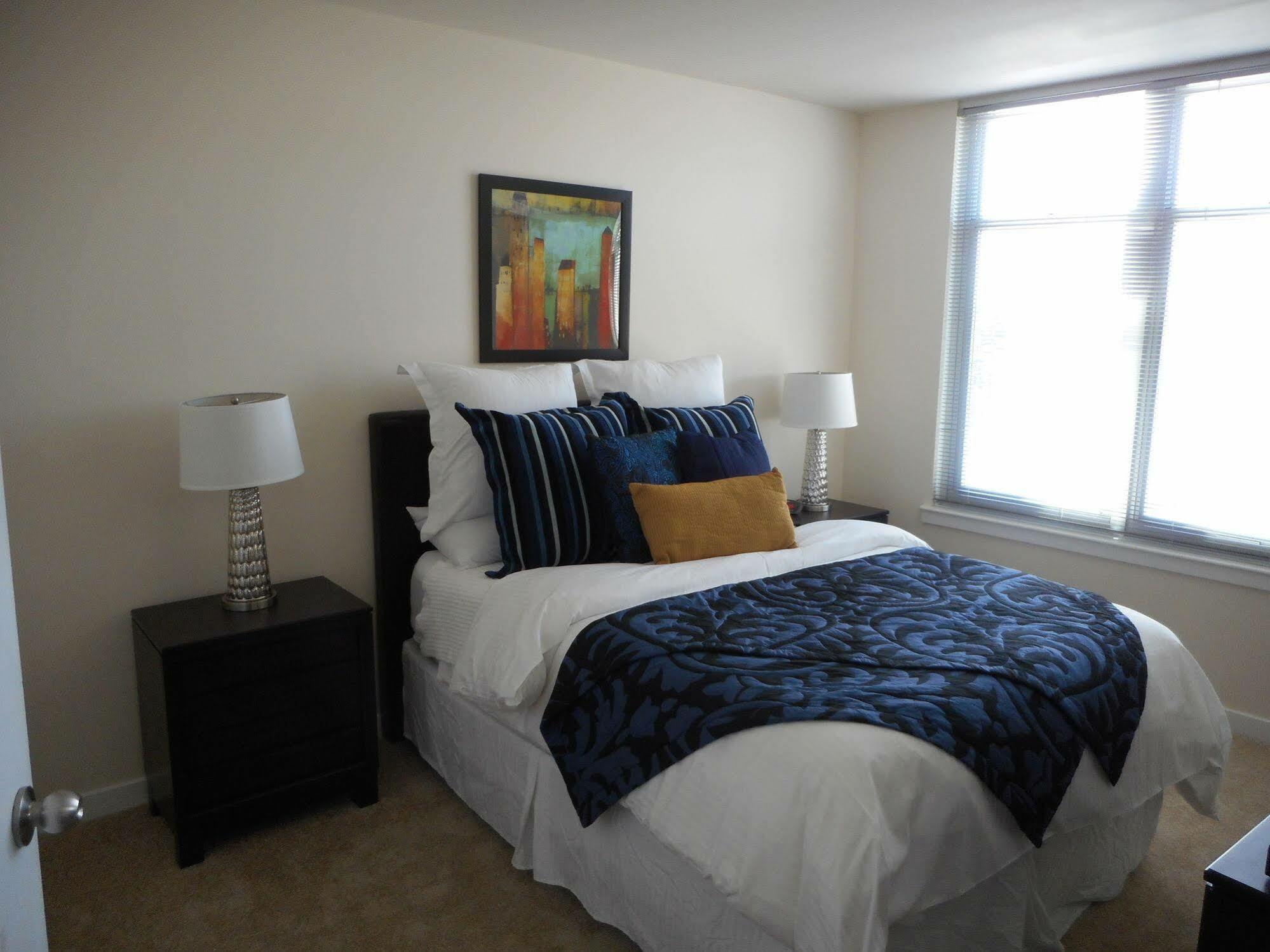 Weichert Suites At Wisconsin Place Чеви Чейс Екстериор снимка