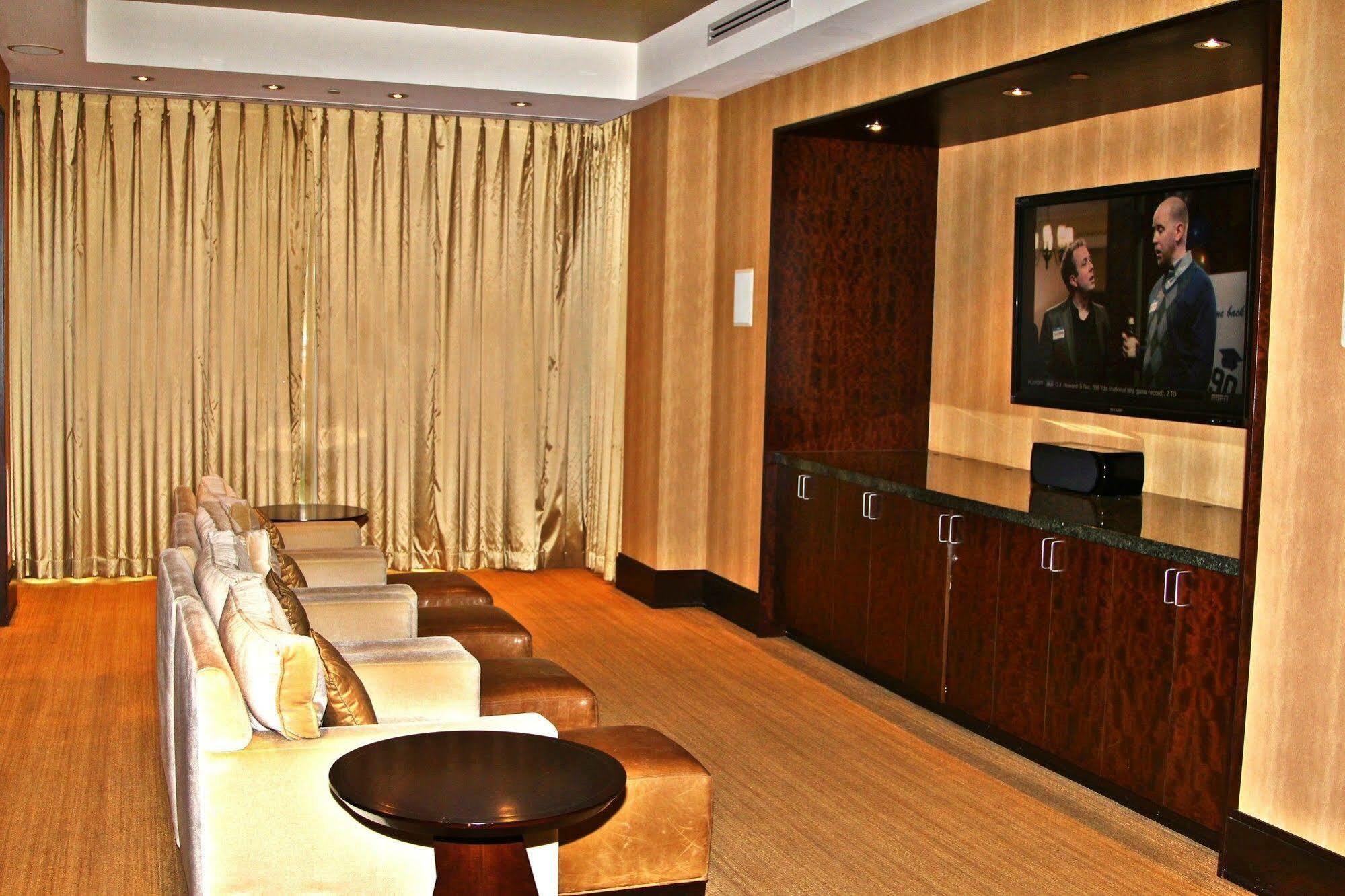 Weichert Suites At Wisconsin Place Чеви Чейс Екстериор снимка