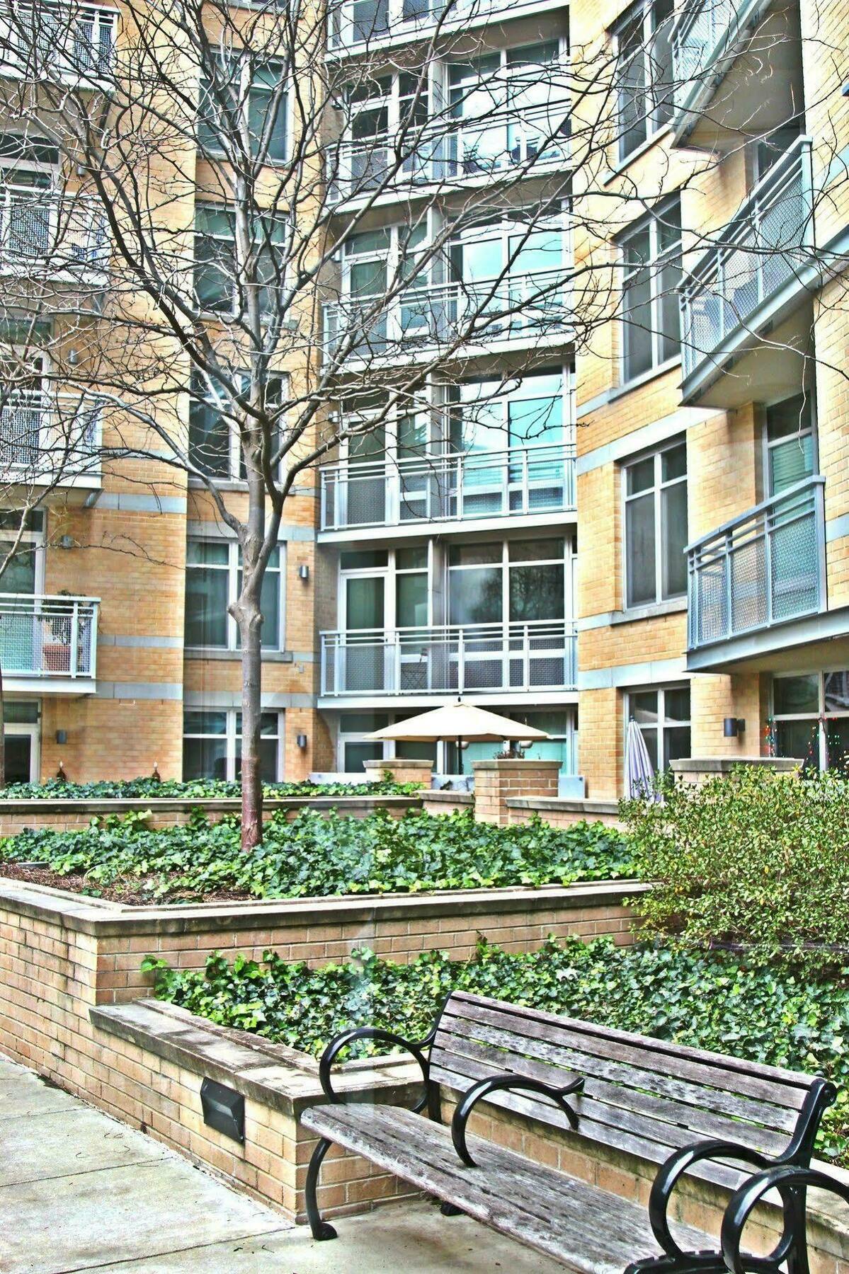Weichert Suites At Wisconsin Place Чеви Чейс Екстериор снимка